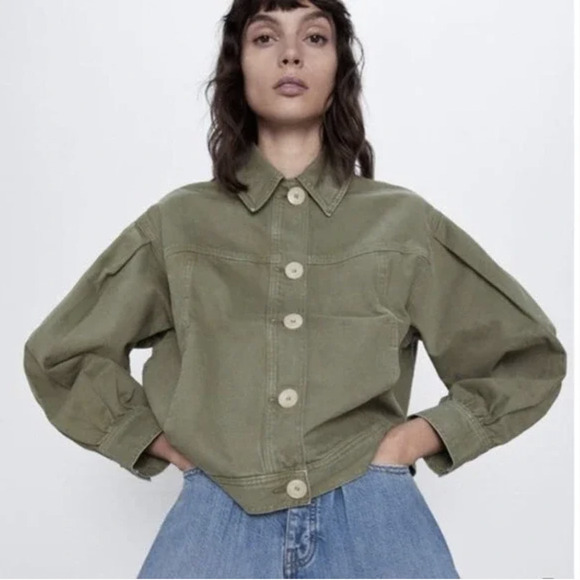 Zara Jackets & Blazers - Zara Army Green Cropped Boxy Lightweight Button Up Jacket